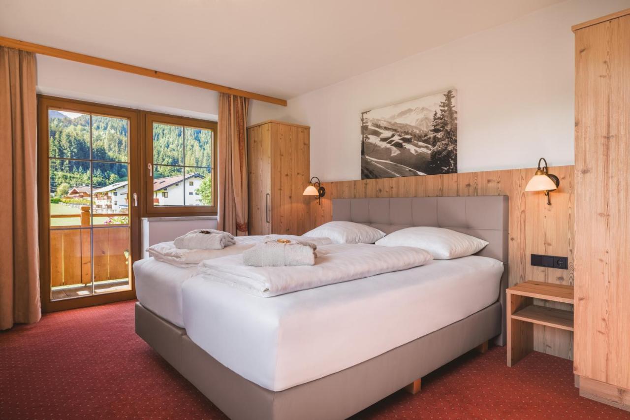 Loipenstubn Hotel Brixen im Thale Luaran gambar