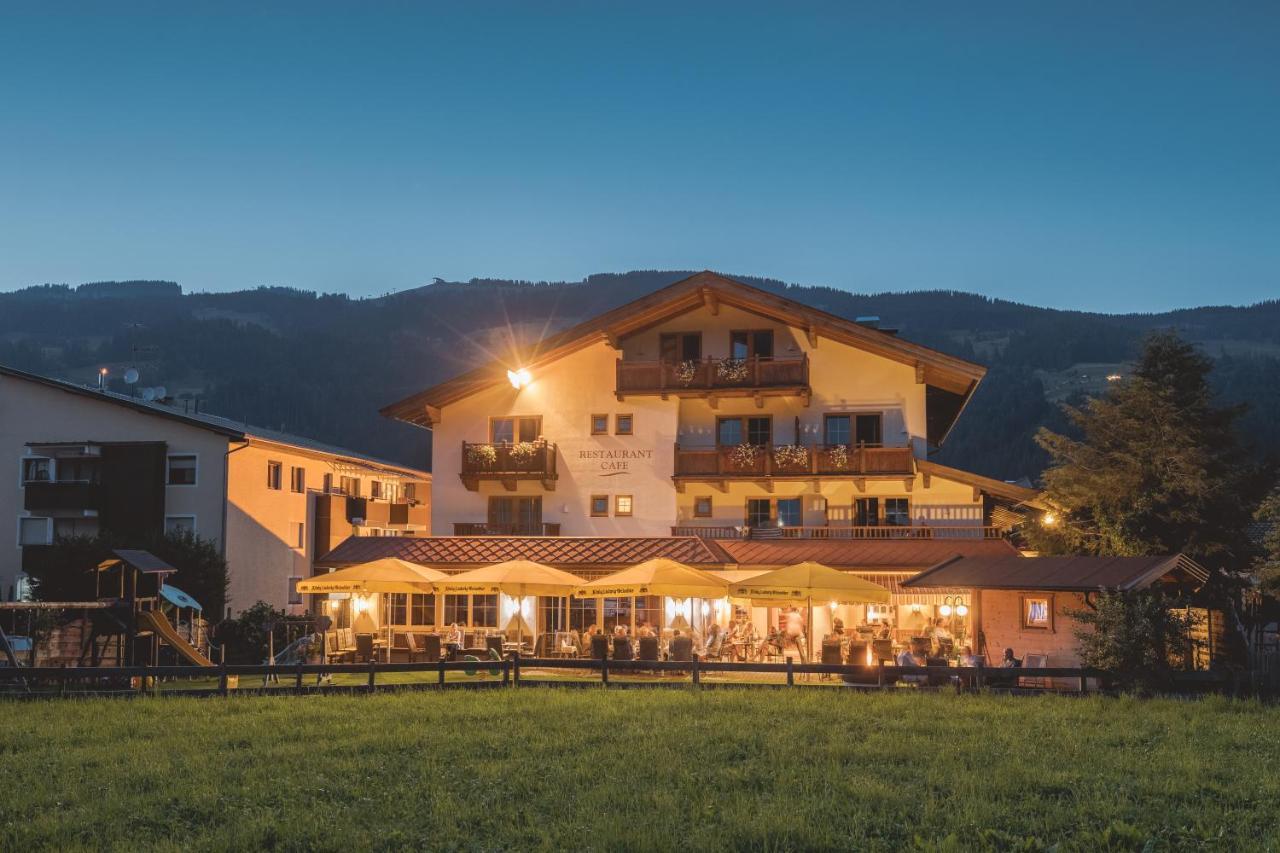 Loipenstubn Hotel Brixen im Thale Luaran gambar