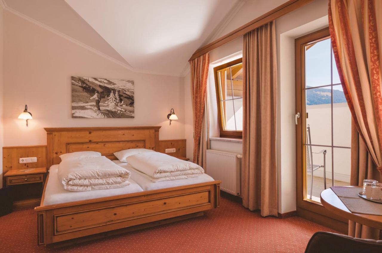 Loipenstubn Hotel Brixen im Thale Luaran gambar