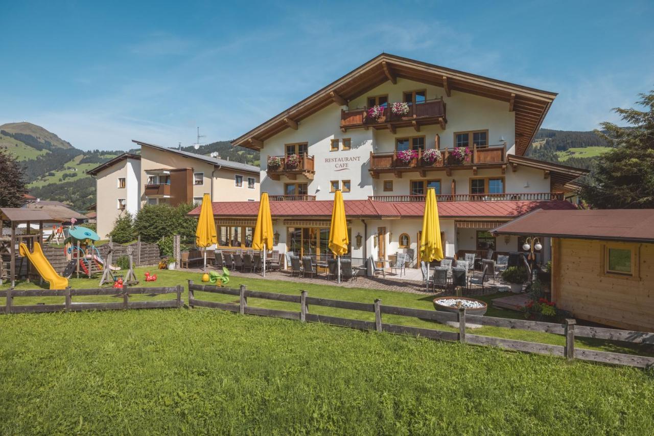 Loipenstubn Hotel Brixen im Thale Luaran gambar
