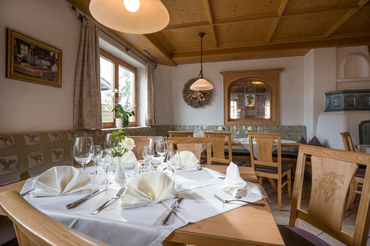 Loipenstubn Hotel Brixen im Thale Luaran gambar