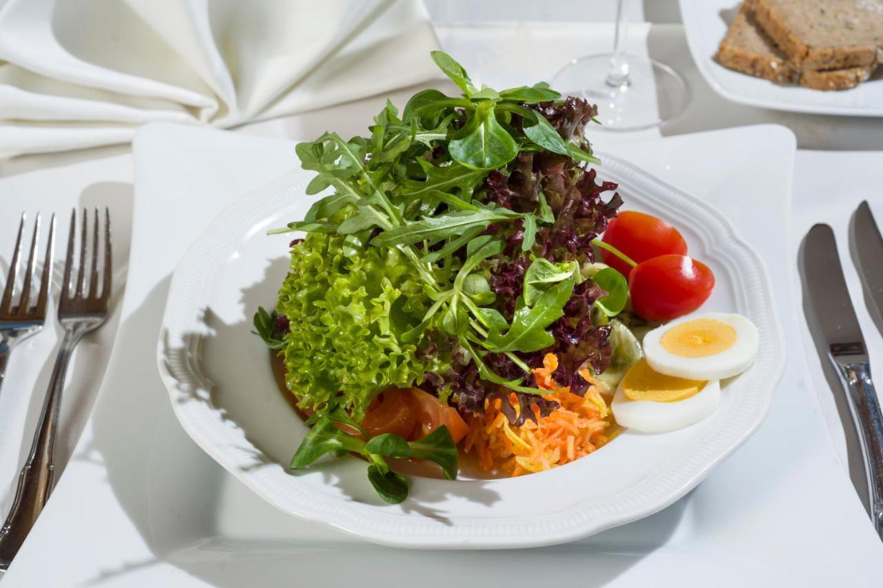 Loipenstubn Hotel Brixen im Thale Luaran gambar
