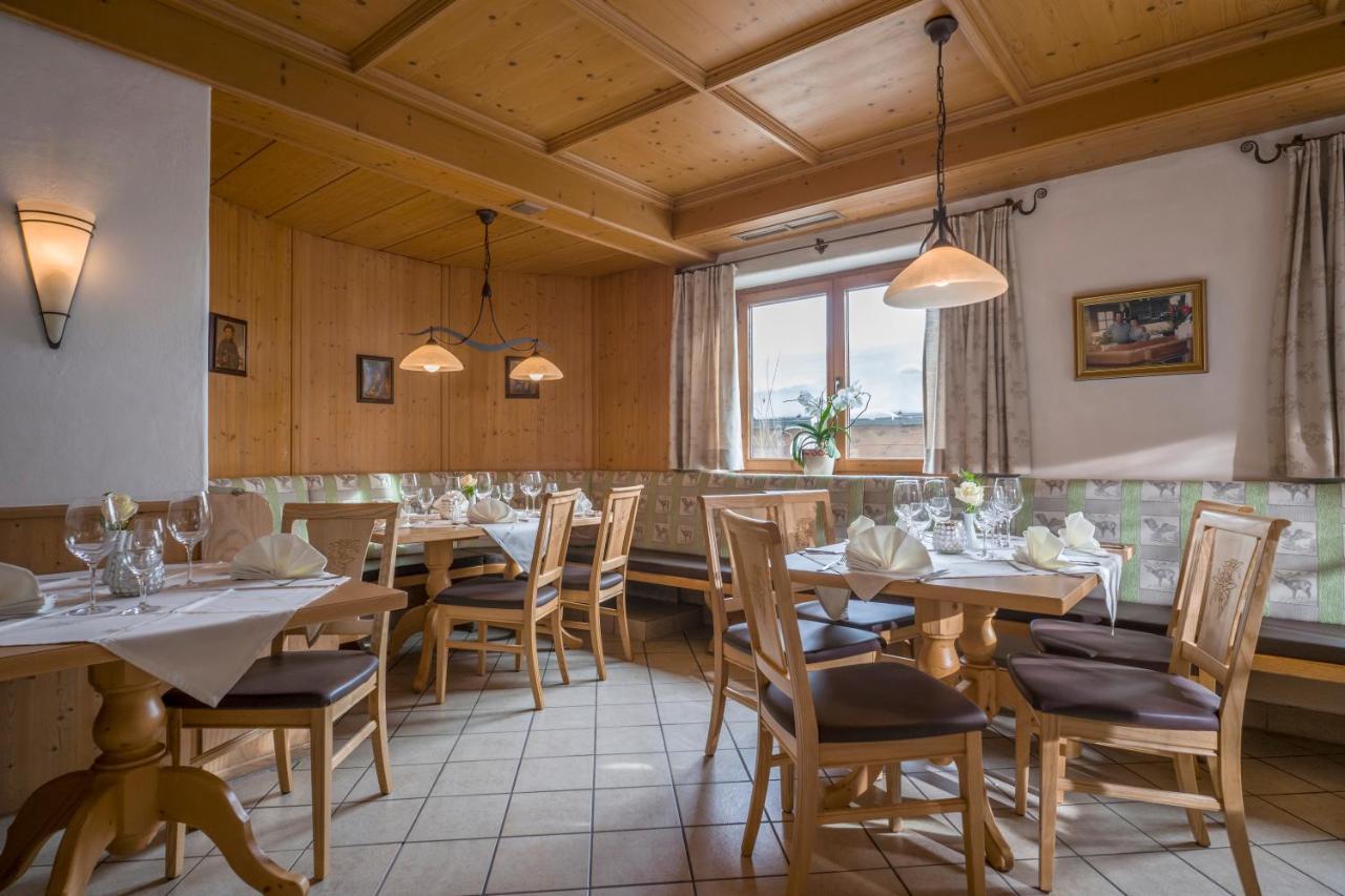 Loipenstubn Hotel Brixen im Thale Luaran gambar