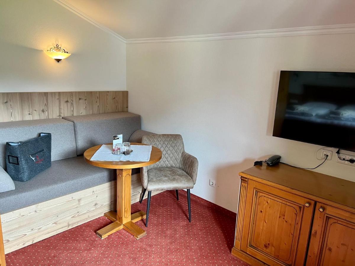 Loipenstubn Hotel Brixen im Thale Luaran gambar