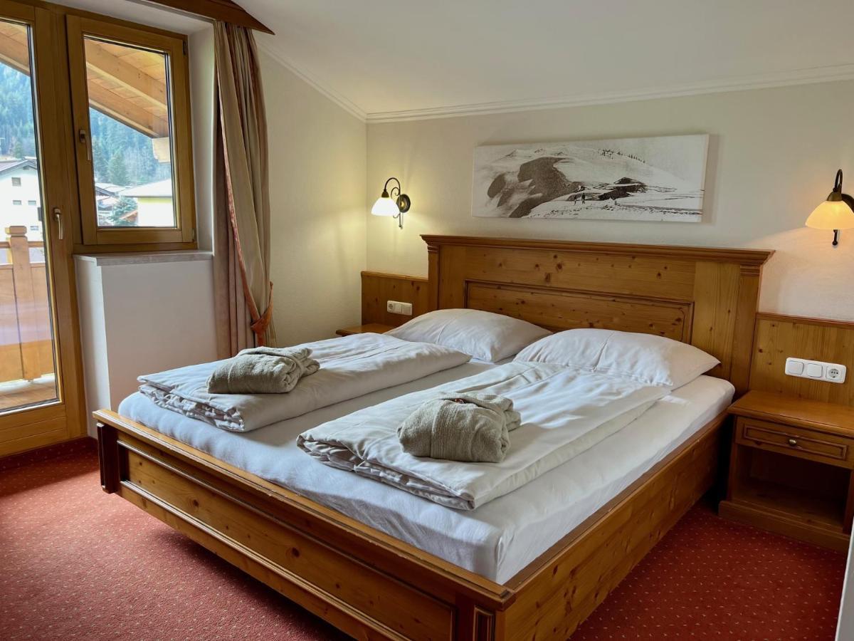 Loipenstubn Hotel Brixen im Thale Luaran gambar