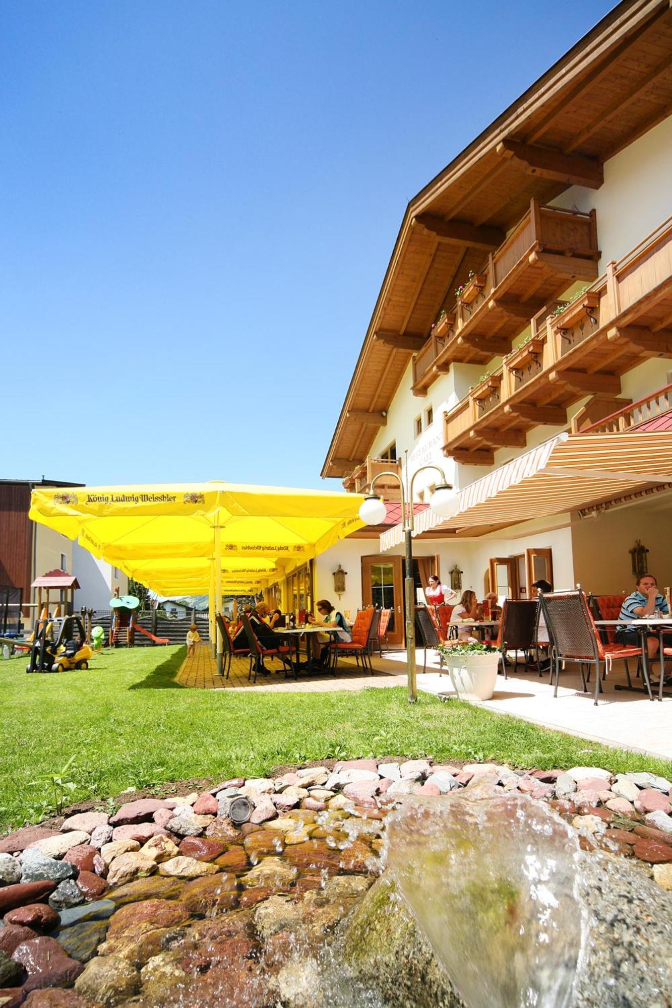 Loipenstubn Hotel Brixen im Thale Luaran gambar