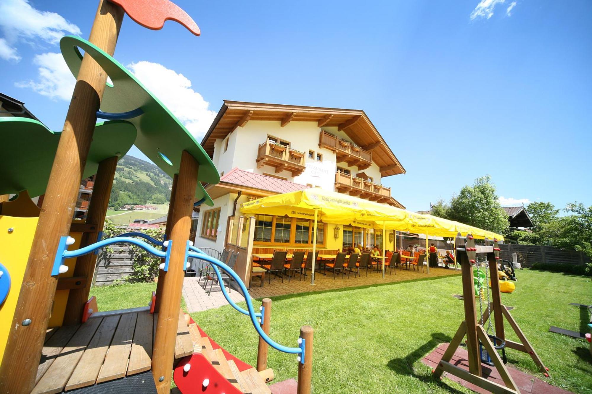 Loipenstubn Hotel Brixen im Thale Luaran gambar
