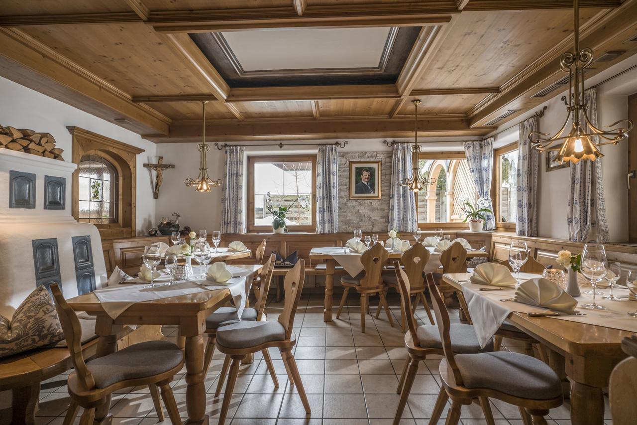 Loipenstubn Hotel Brixen im Thale Luaran gambar