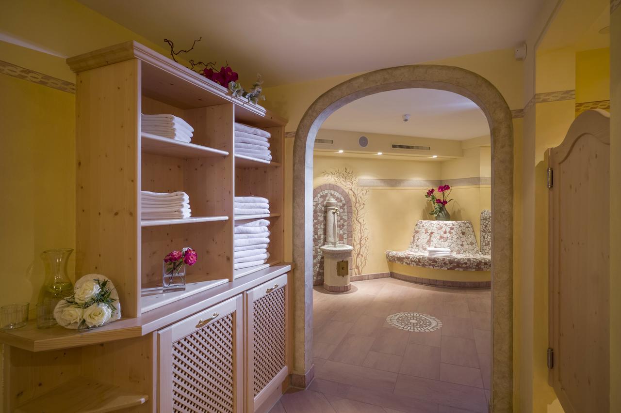 Loipenstubn Hotel Brixen im Thale Luaran gambar