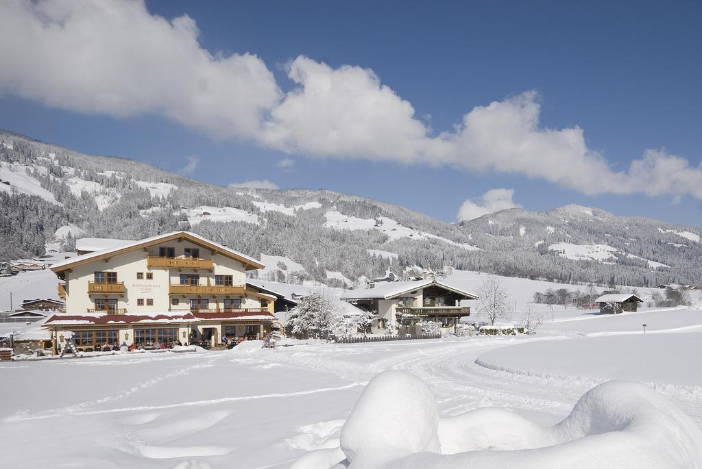Loipenstubn Hotel Brixen im Thale Luaran gambar